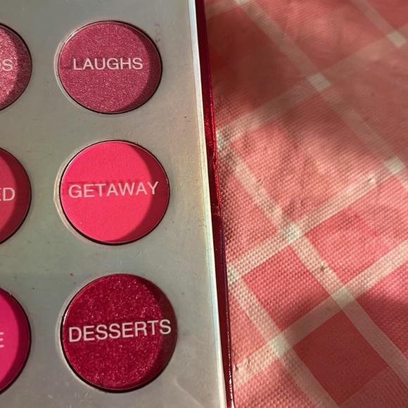🎈SALE🎈🎀#55.MAKEUP XXL67-COLOR RED EYESHADOW PALETTE🎀 - Picture 17 of 17